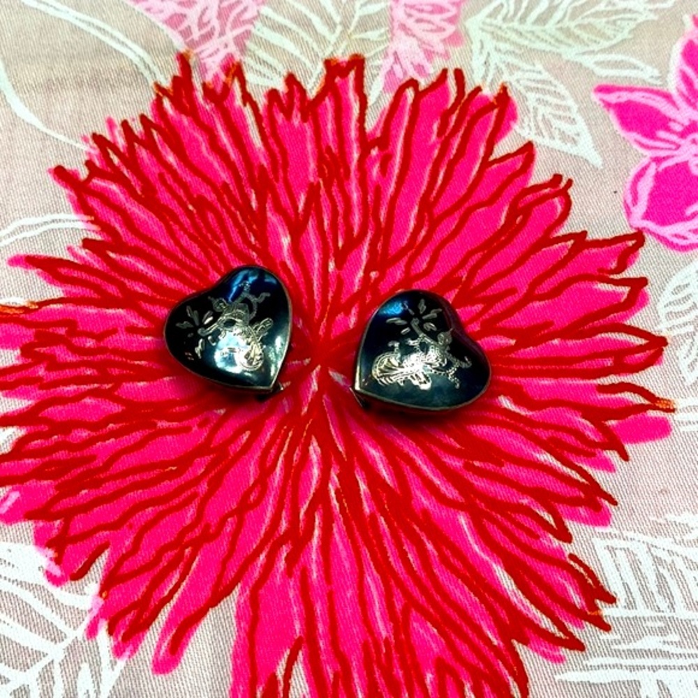 •vintage• {Sterling Silver} Siamese Lightning Goddess Heart Clip-On Earrings